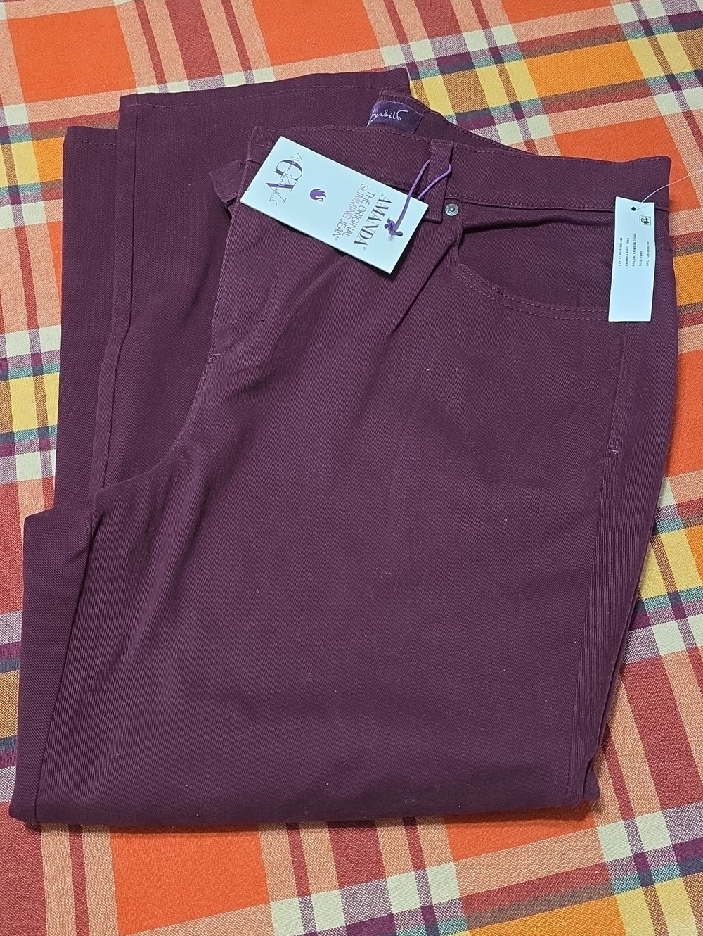 Ladies Gloria Vanderbilt "Amanda" Slimming Jeans. Tapered Leg. Size 16 WS